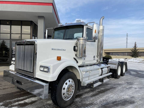 2020 Western Star 4900 SF