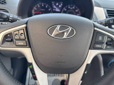 2012 Hyundai Accent SE