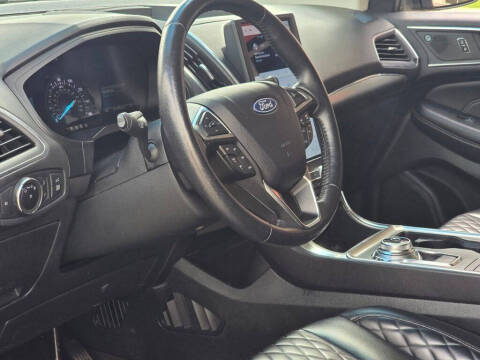 2023 Ford Edge Titanium