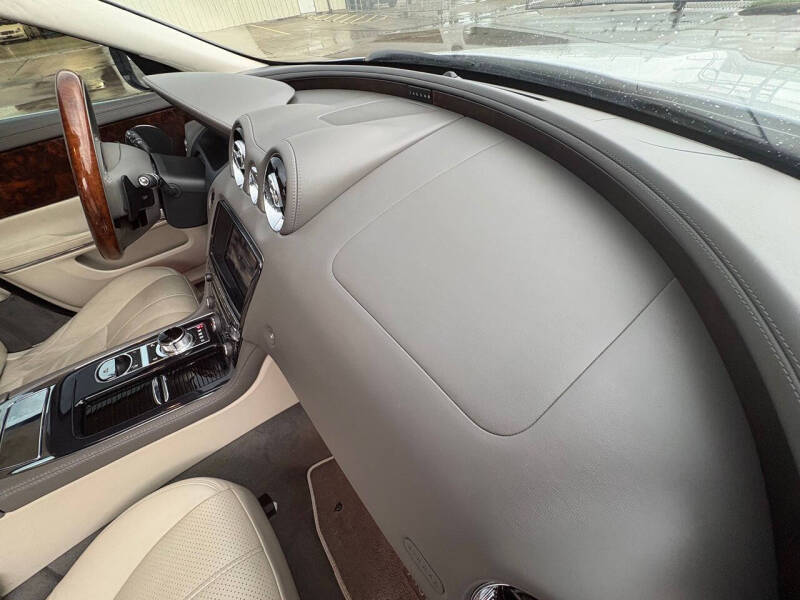 2012 Jaguar XJ