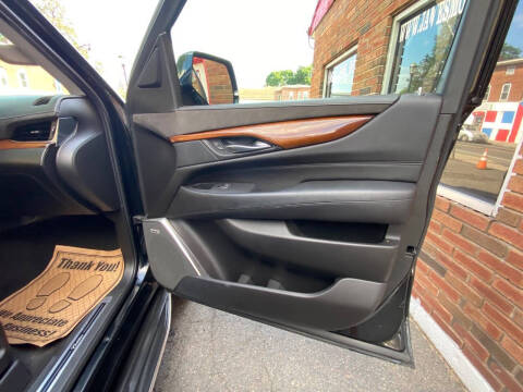 2017 Cadillac Escalade ESV Luxury
