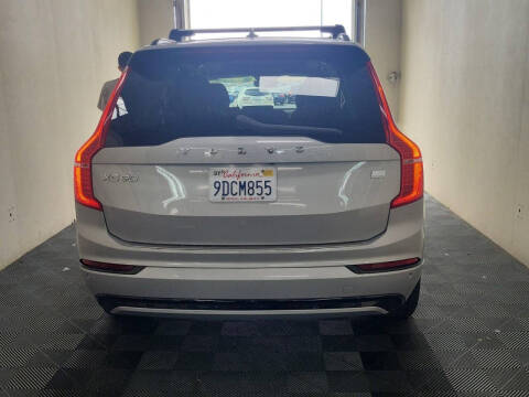 2023 Volvo XC90 Recharge T8 Plus Dark Theme