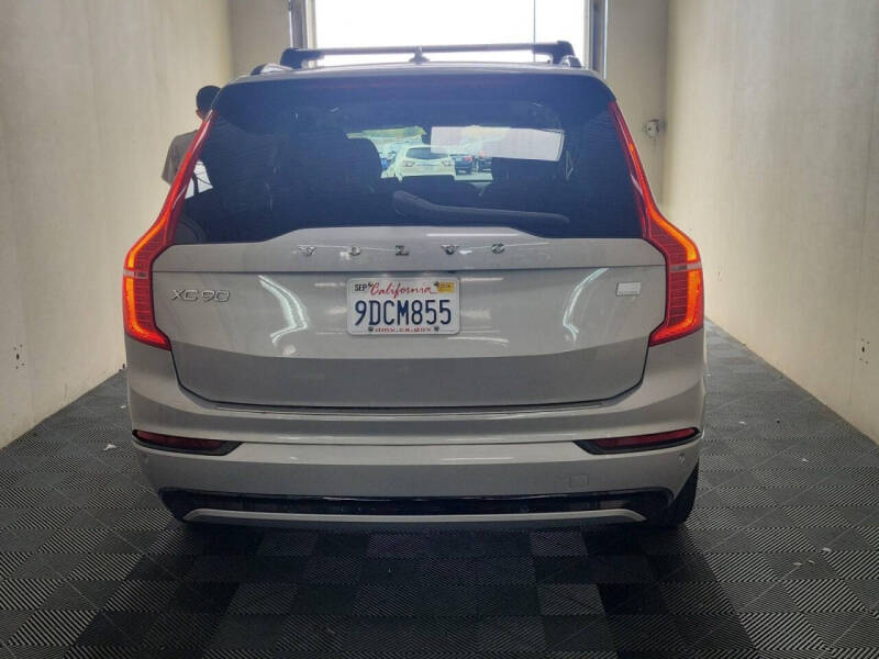 2023 Volvo XC90 Recharge T8 Plus Dark Theme