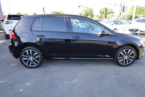 2016 Volkswagen Golf TSI SE