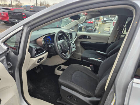 2017 Chrysler Pacifica LX