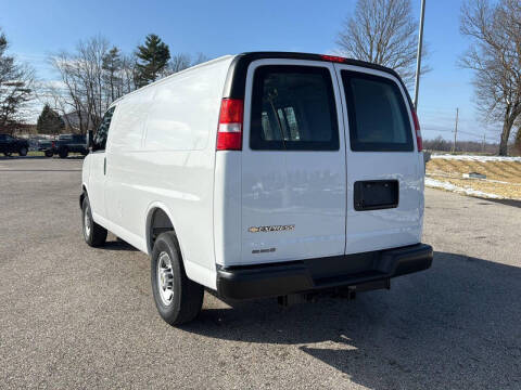 2025 Chevrolet Express 2500