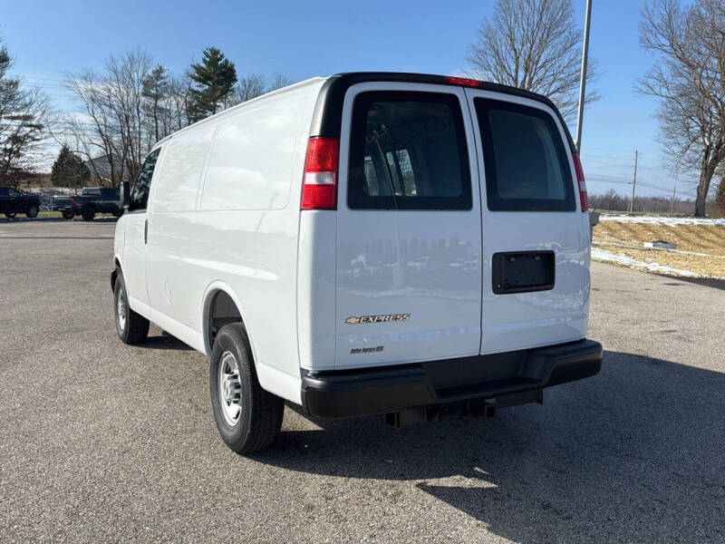 2025 Chevrolet Express 2500