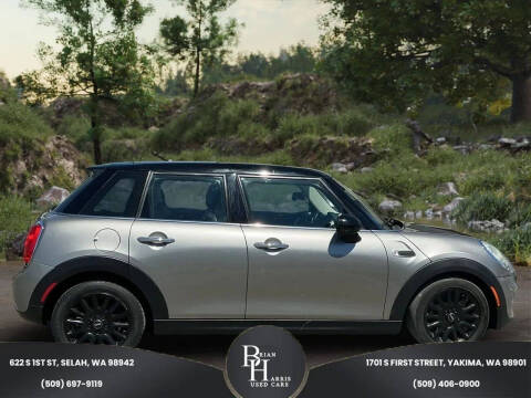 2017 MINI Hardtop 4 Door Cooper