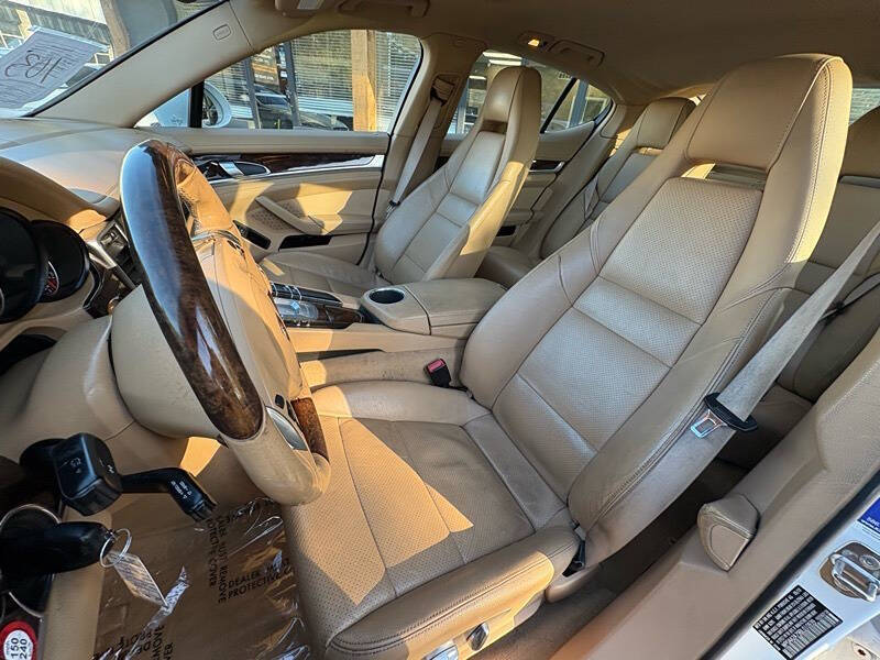 2011 Porsche Panamera 4