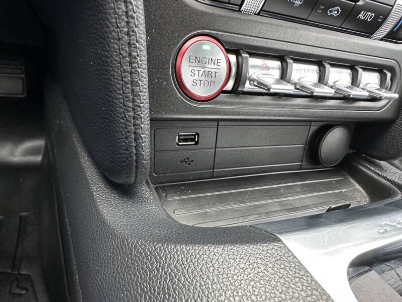 2021 Ford Mustang EcoBoost