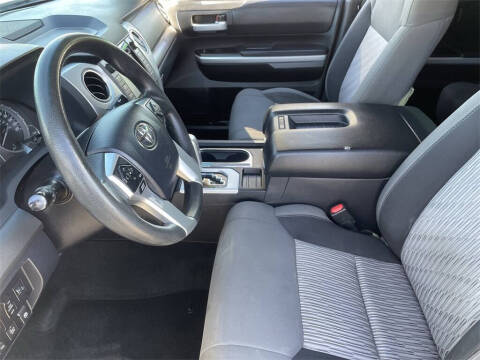 2017 Toyota Tundra SR5