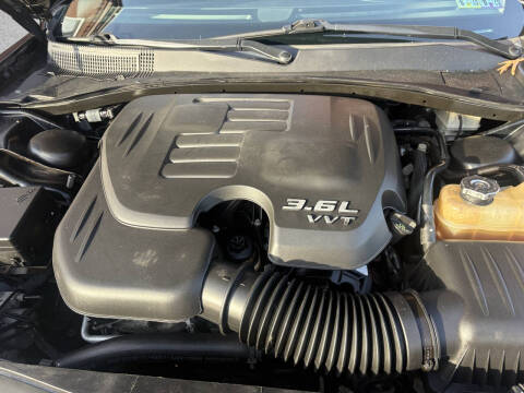 2016 Chrysler 300 Limited Anniversary