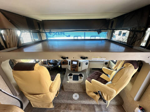 2015 Thor Motor Coach Hurricane