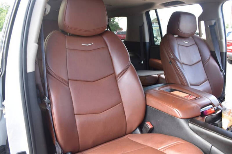 2016 Cadillac Escalade ESV Luxury Collection