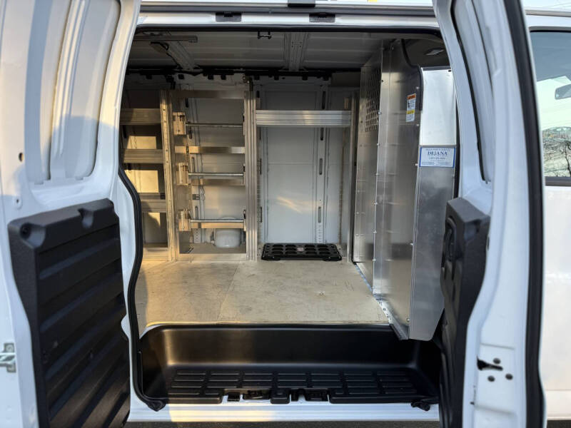 2025 Chevrolet Express 2500