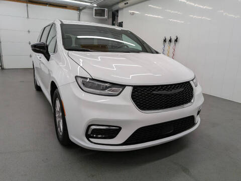 2024 Chrysler Pacifica Touring