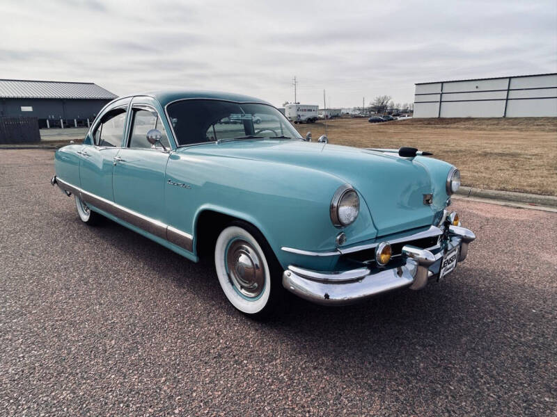 1952 Kaiser TRAVLER