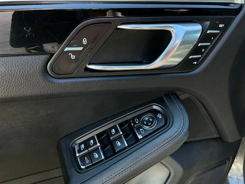 2015 Porsche Macan S