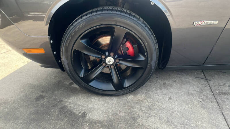 2014 Dodge Challenger SXT