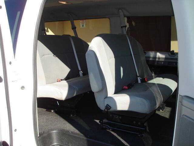 2011 Ford E-Series E-350 SD XLT