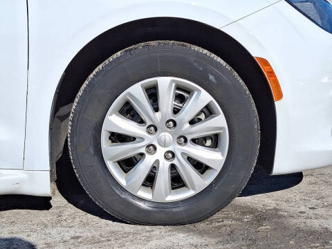 2021 Chrysler Voyager L
