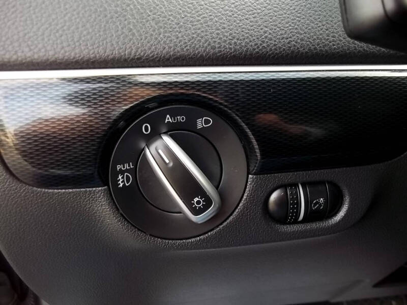 2017 Volkswagen Jetta 1.8T SEL Premium