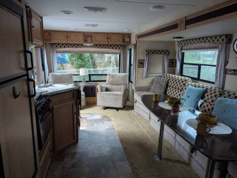 2013 Skyline Sale Pending Aluma Sky 281 / 31ft