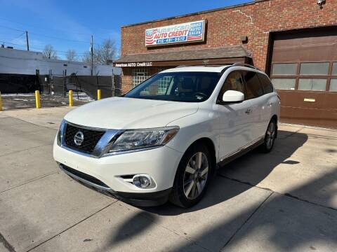 2015 Nissan Pathfinder for sale at AMERICAN AUTO CREDIT in Cleveland OH