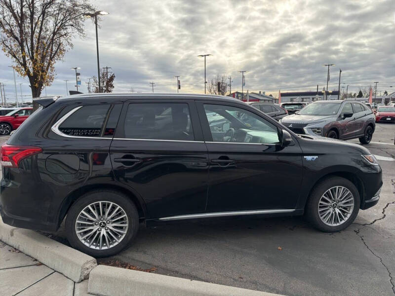 2022 Mitsubishi Outlander PHEV GT