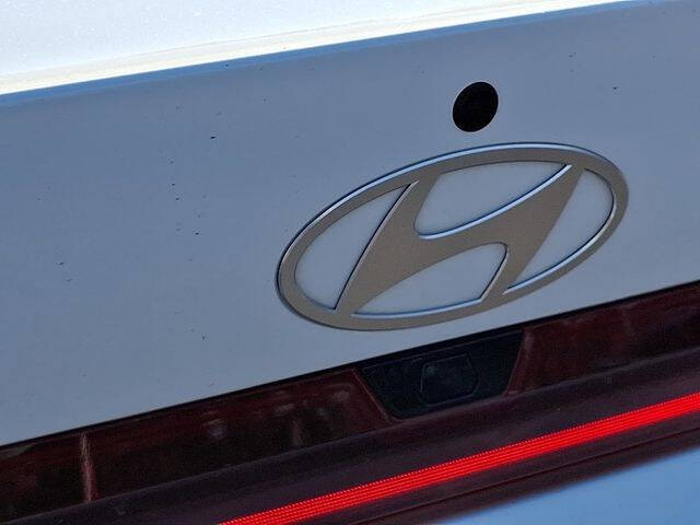 2024 Hyundai Elantra Hybrid Limited