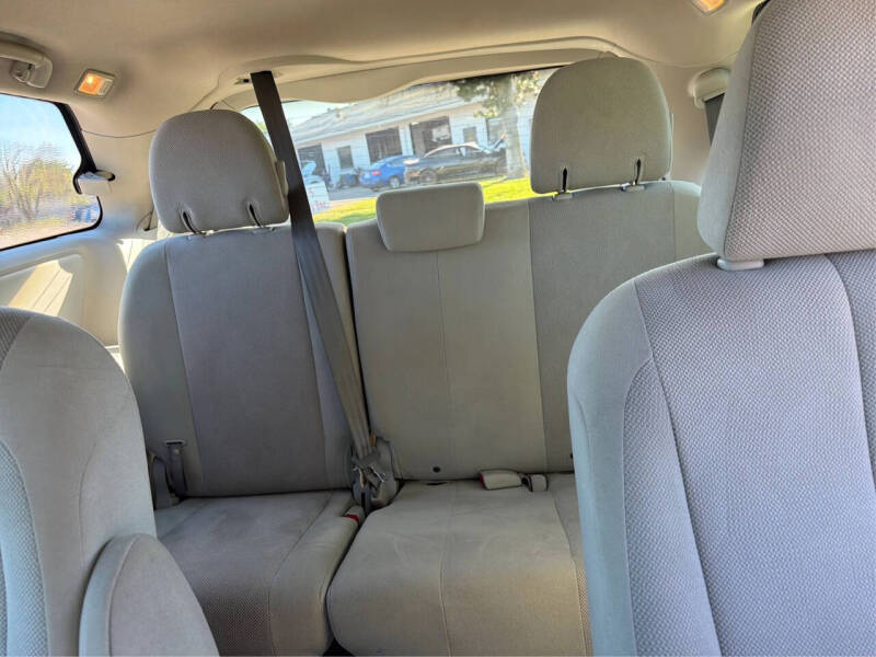 2012 Toyota Sienna