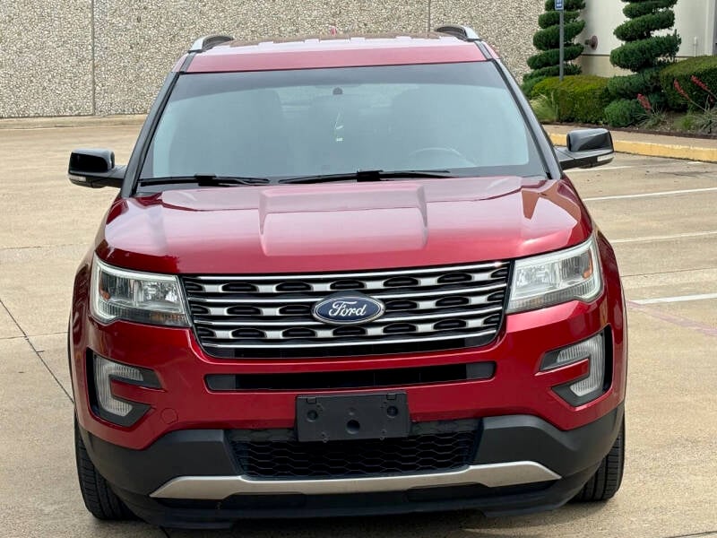 2017 Ford Explorer XLT photo 22