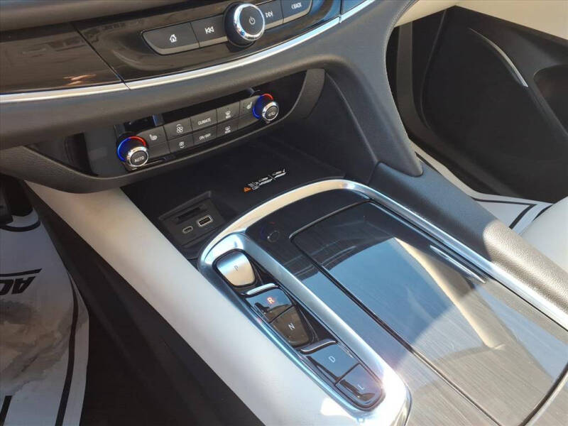 2022 Buick Enclave Essence