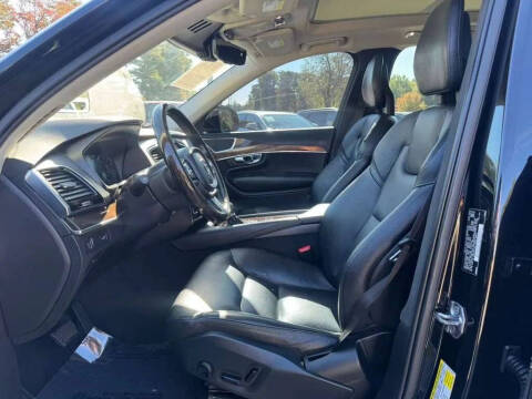 2016 Volvo XC90 T6 Momentum