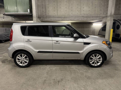 2012 Kia Soul +