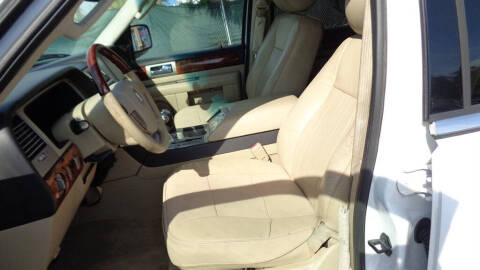 2005 Lincoln Navigator Luxury