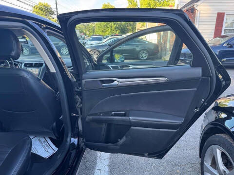2017 Ford Fusion SE