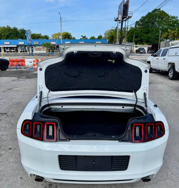 2014 Ford Mustang V6