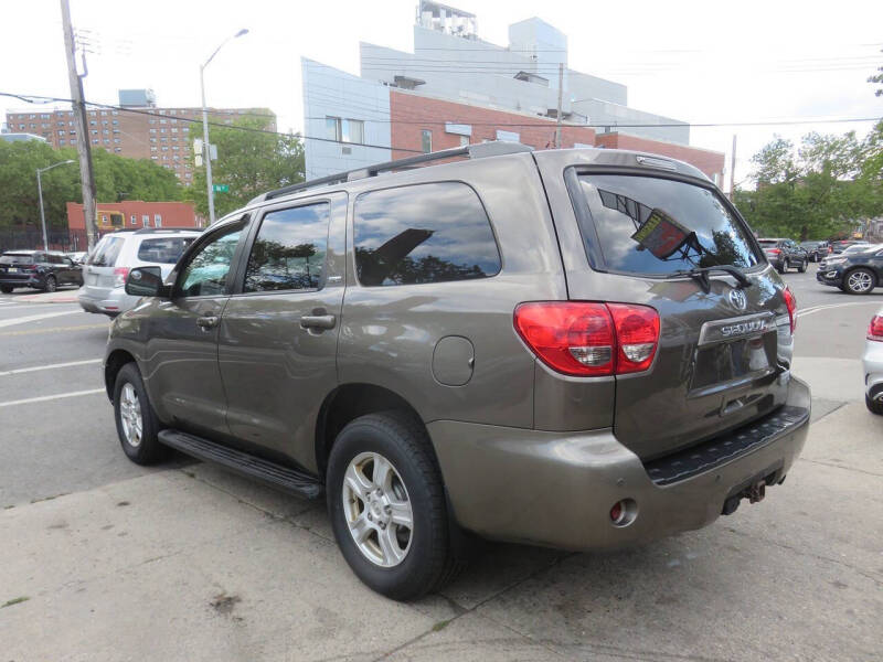 2014 Toyota Sequoia SR5