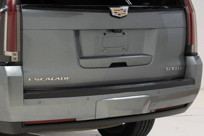 2020 Cadillac Escalade Luxury