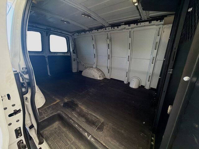 2022 Chevrolet Express 2500