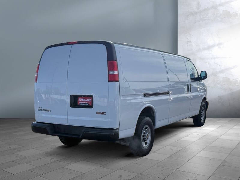 2023 GMC Savana 2500
