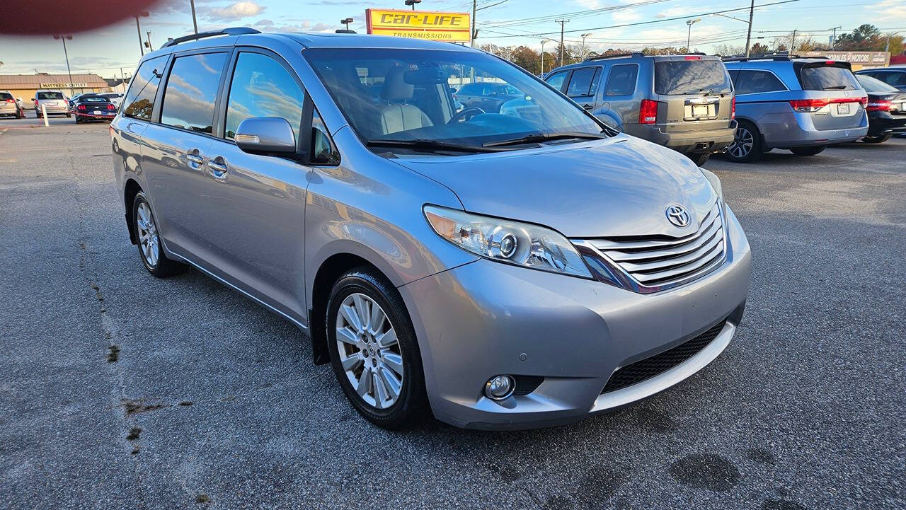 2013 Toyota Sienna for sale at Luxury Auto Sales, Inc in Norfolk, VA