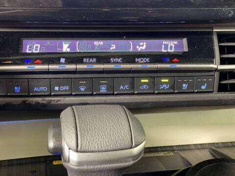 2022 Toyota Sienna Platinum 7-Passenger