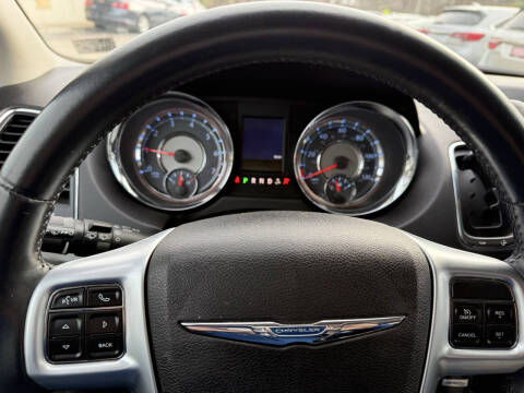 2013 Chrysler Town and Country Touring