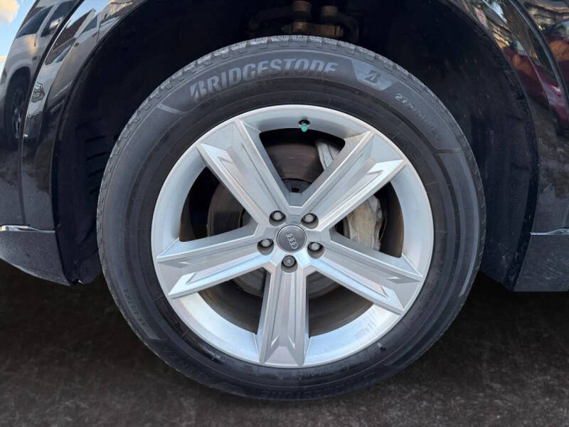 2019 Audi Q8 quattro Premium 55 TFSI