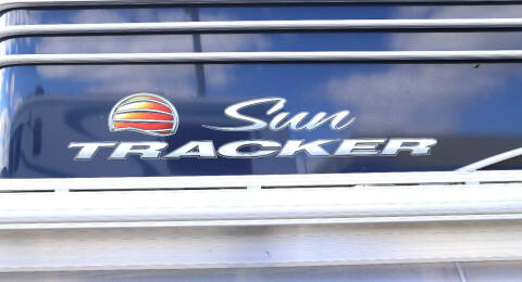 2020 Sun Tracker PANTOON BOAT