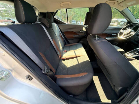 2019 Nissan Kicks SR