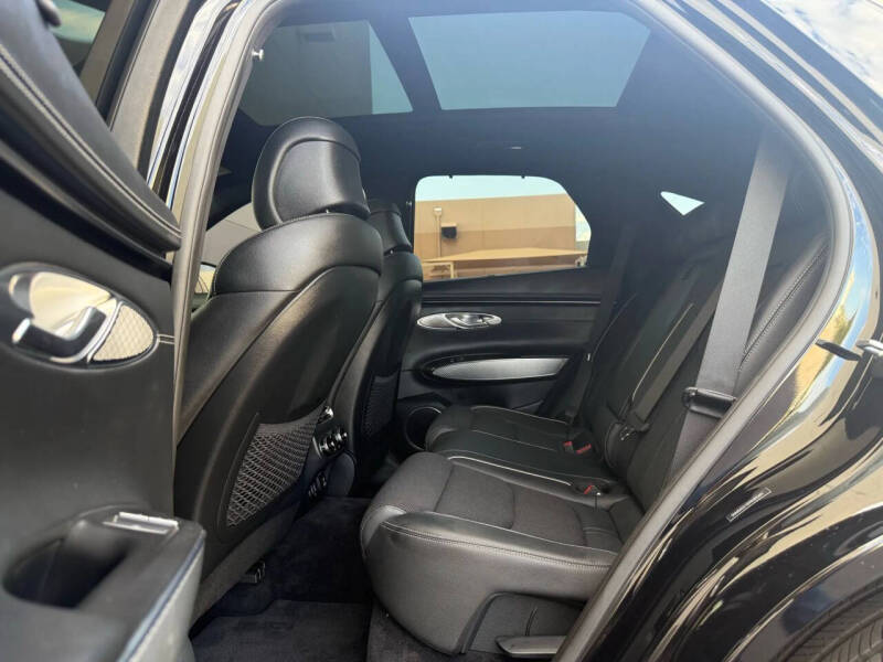 2024 Genesis GV70 2.5T Standard