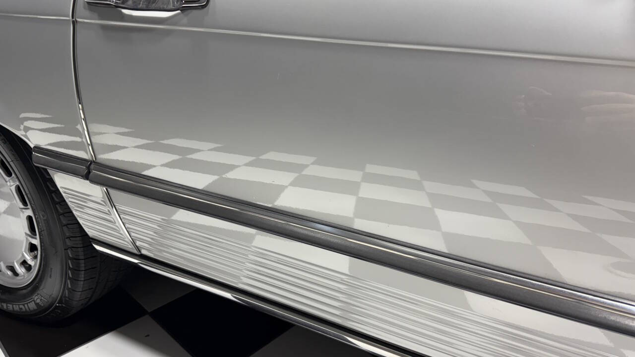 1988 Mercedes-Benz 560-Class 32